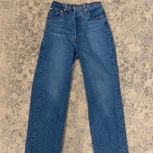 Levi’s rib cage straight ankle jeans